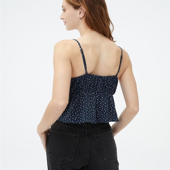 Aeropostale Floral Lace-Trim V-Neck Cropped Cami - Picture 3 of 9